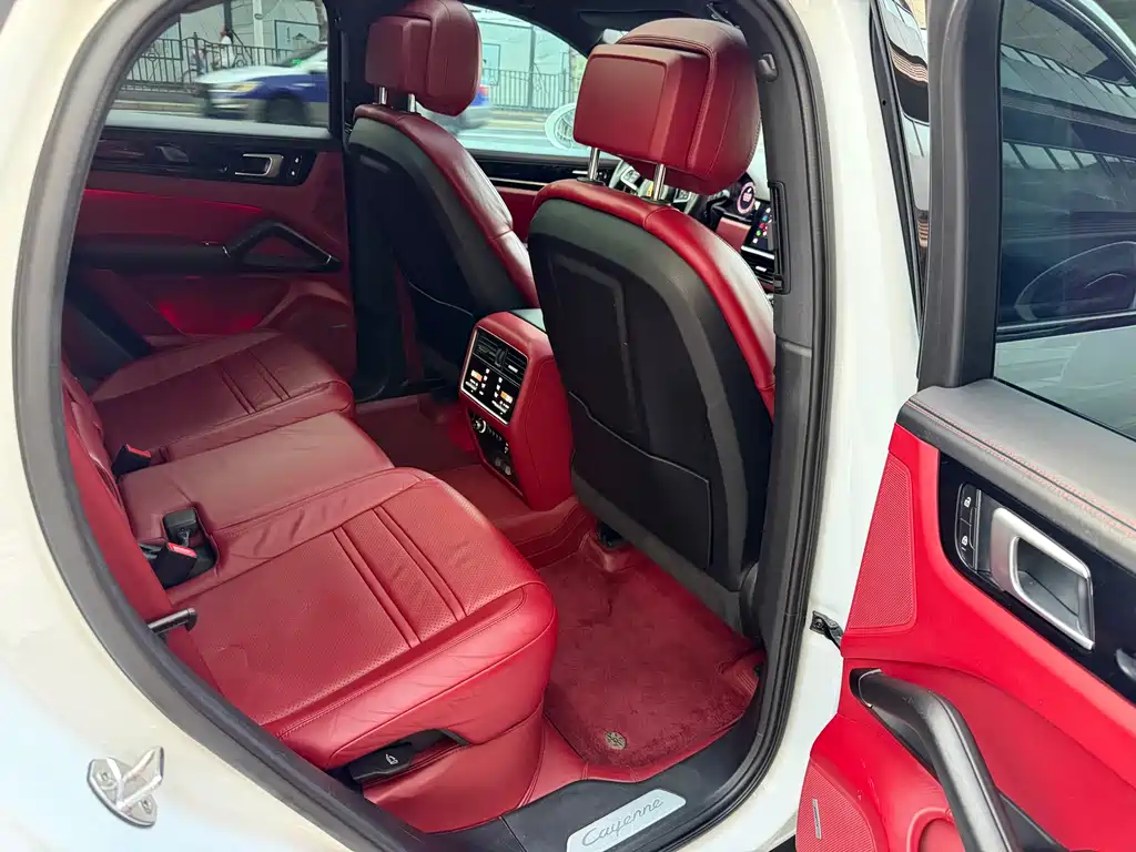 Porsche Cayenne — миниатюра 11