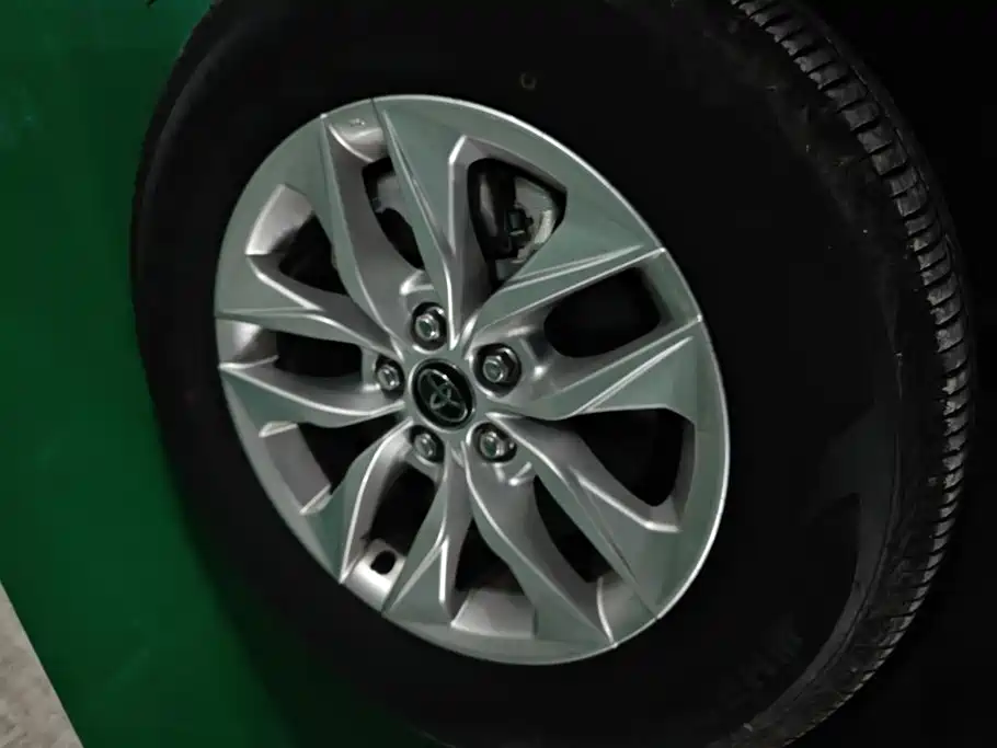 Toyota Granvia — миниатюра 6