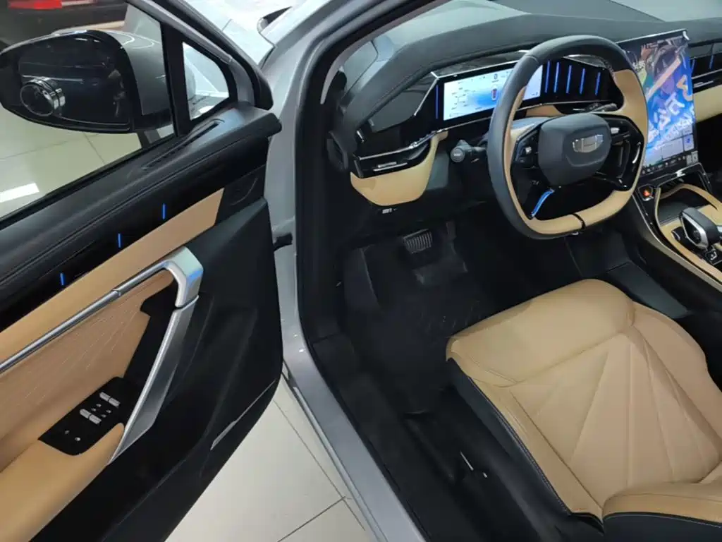 Geely Boyue L — миниатюра 16