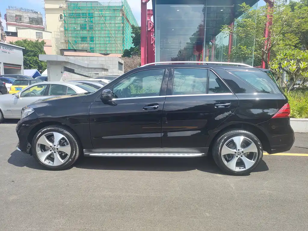 Mercedes-Benz GLE (Import) — миниатюра 4