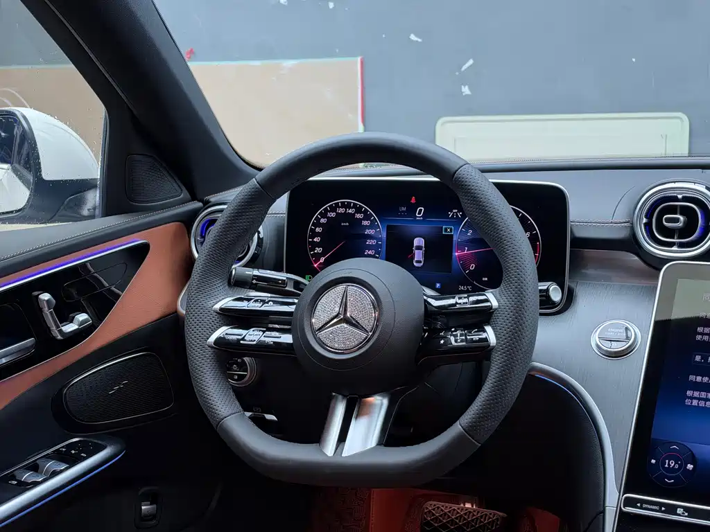 Mercedes-Benz C-Class — миниатюра 6