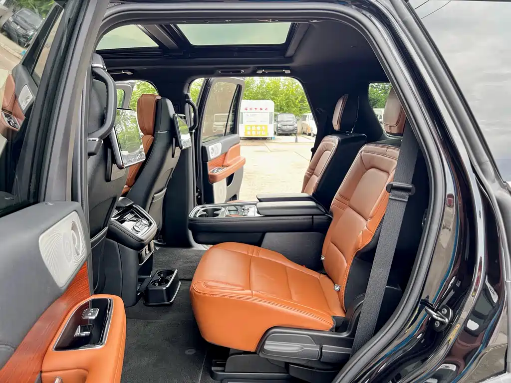Lincoln Navigator — миниатюра 21