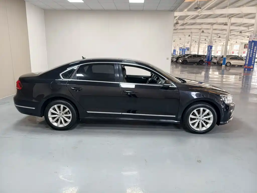 Volkswagen Passat — миниатюра 8