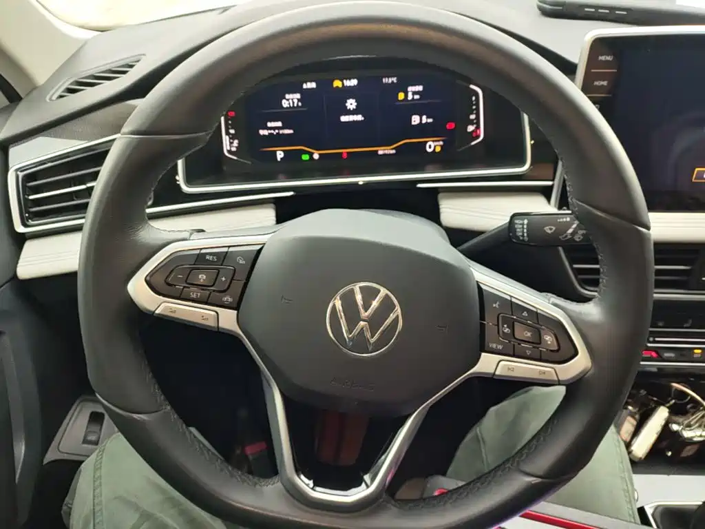Volkswagen Tiguan L — миниатюра 11
