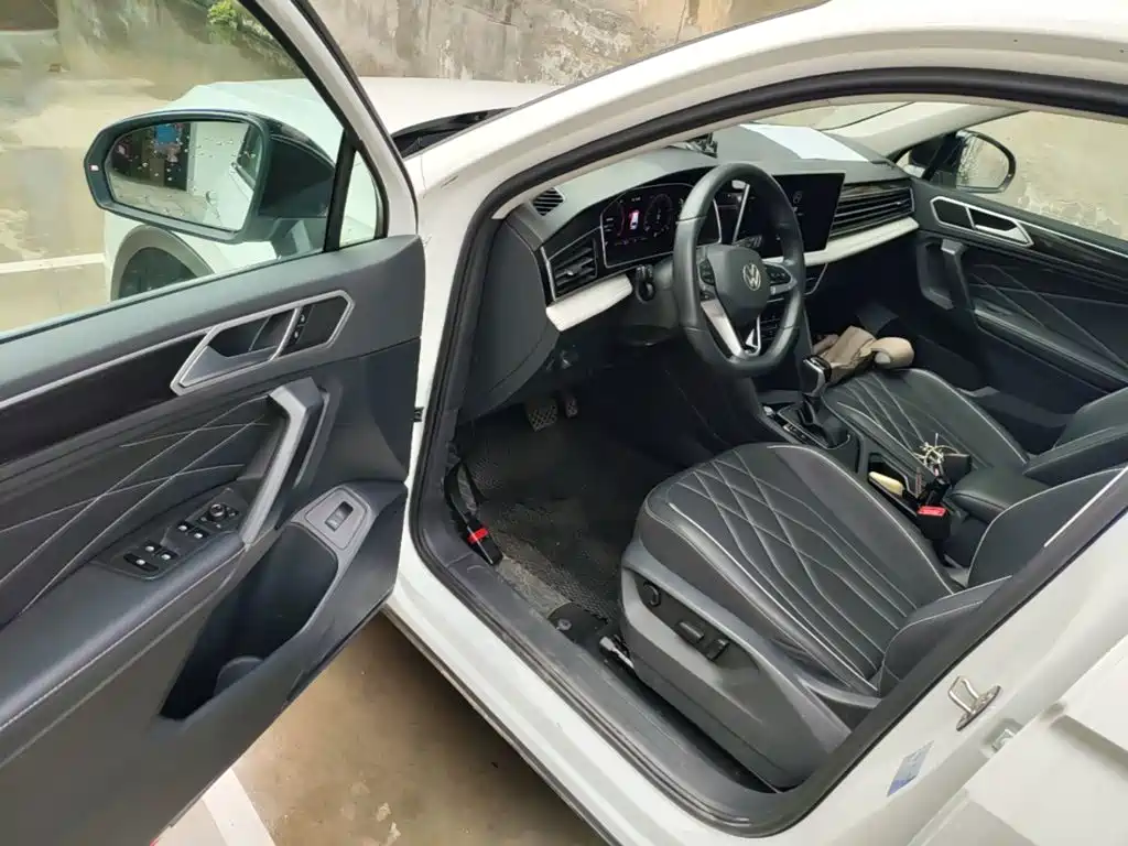 Volkswagen Tiguan L — миниатюра 16