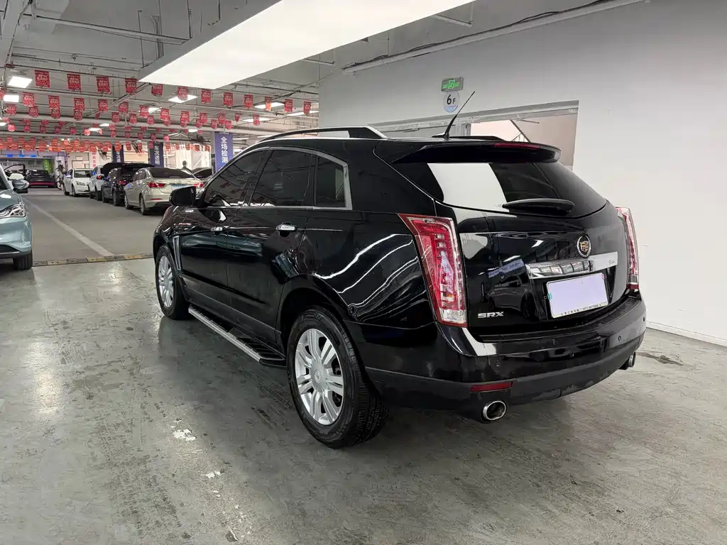 Cadillac SRX — миниатюра 9
