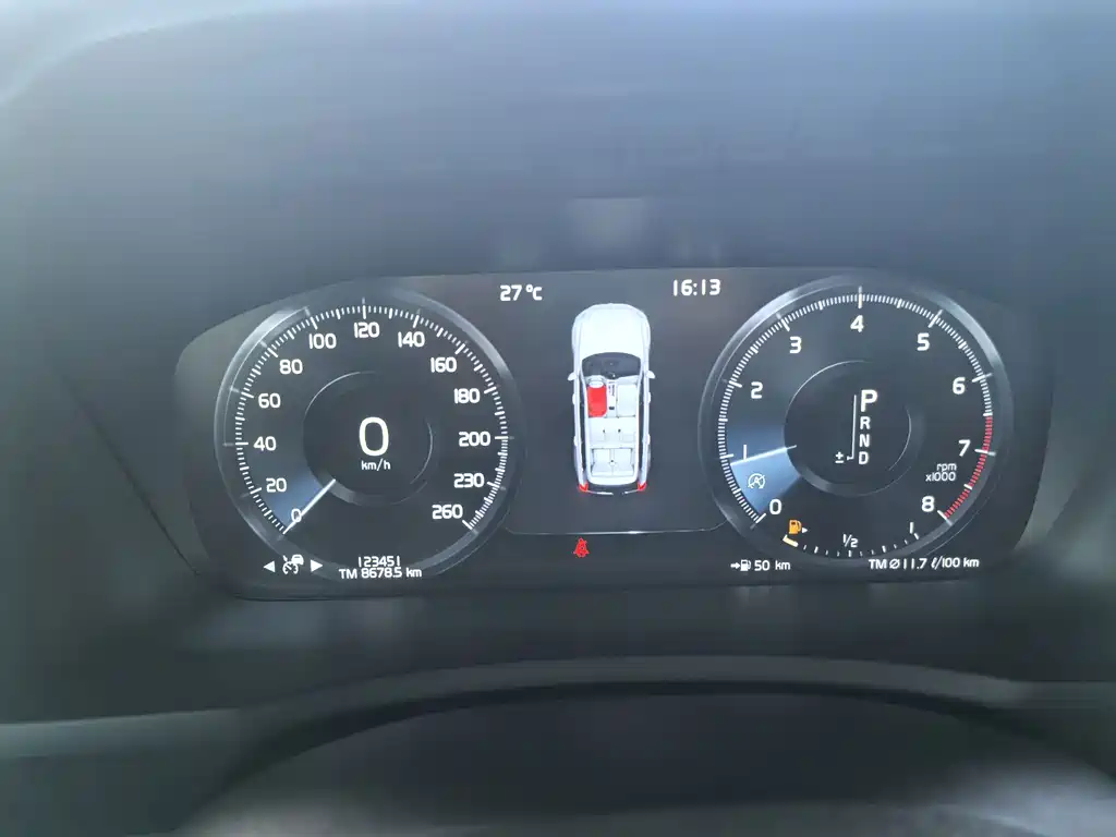 Volvo XC90 — миниатюра 9