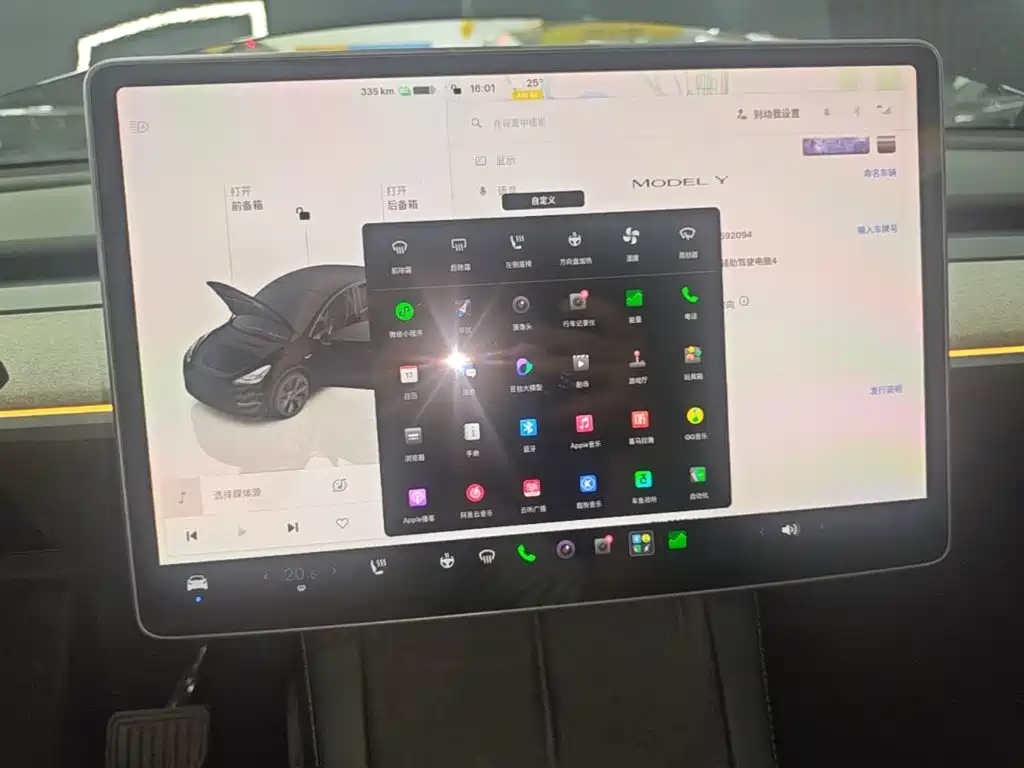 Tesla Model Y — миниатюра 13