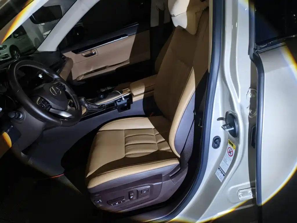 Lexus ES — миниатюра 11