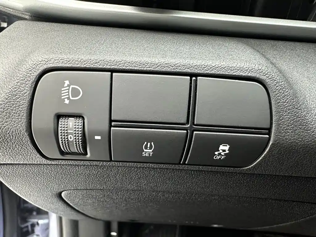 Hyundai Elantra — миниатюра 17