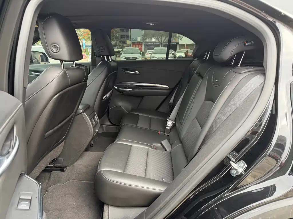 Cadillac XT4 2022 28T