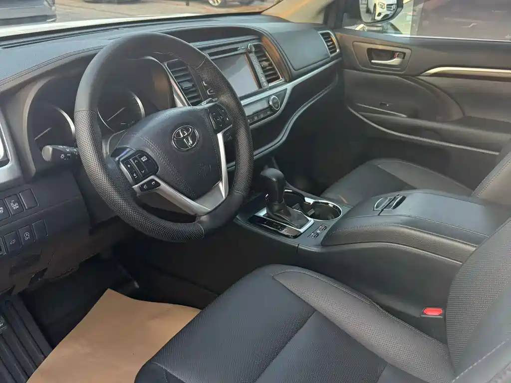 Toyota Highlander — миниатюра 2