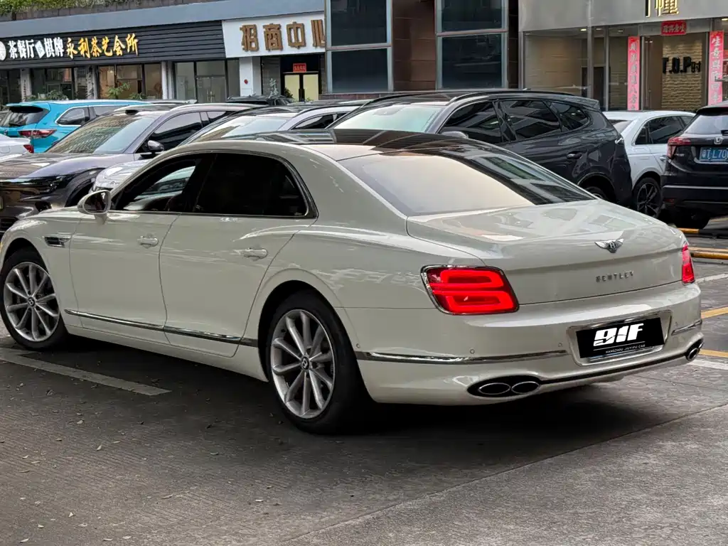 Bentley Flying Spur — миниатюра 8