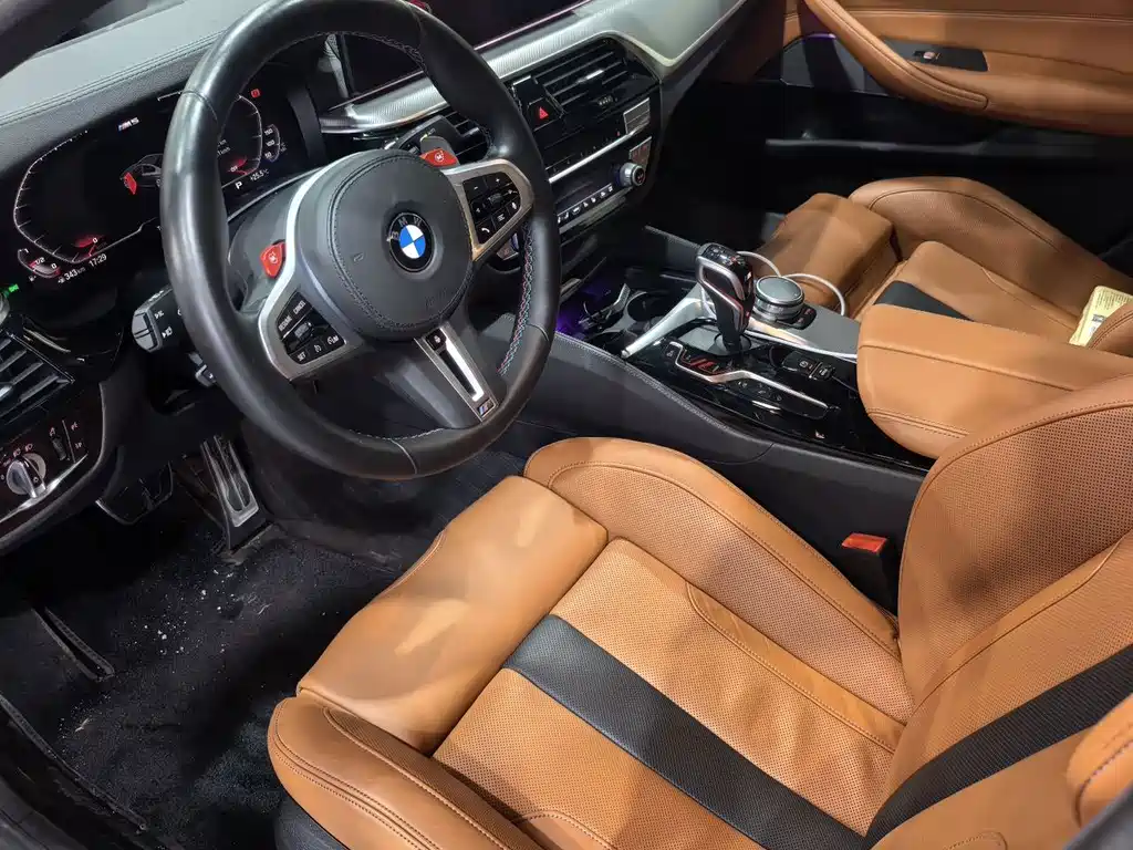 BMW M5 — миниатюра 5