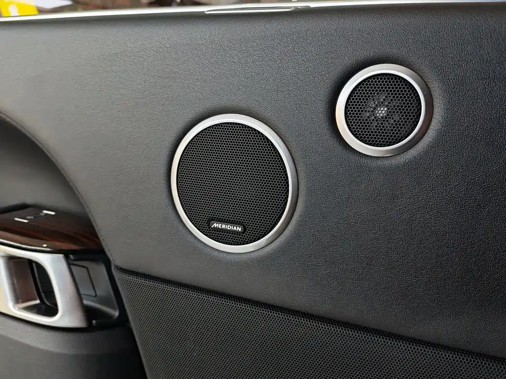 Land Rover Range Rover — миниатюра 15