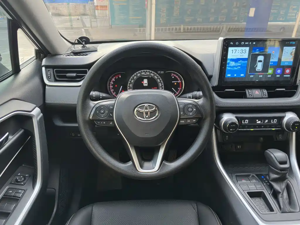 Toyota RAV4 — миниатюра 16