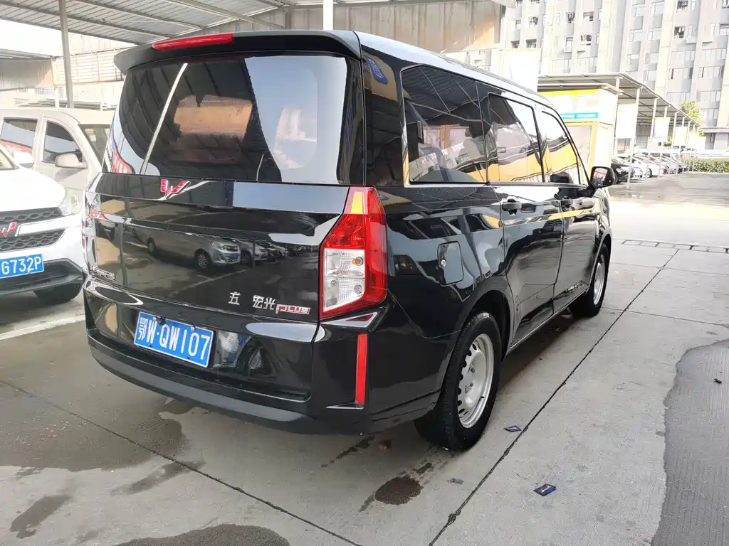WULING WULING HONGGUANG PLUS