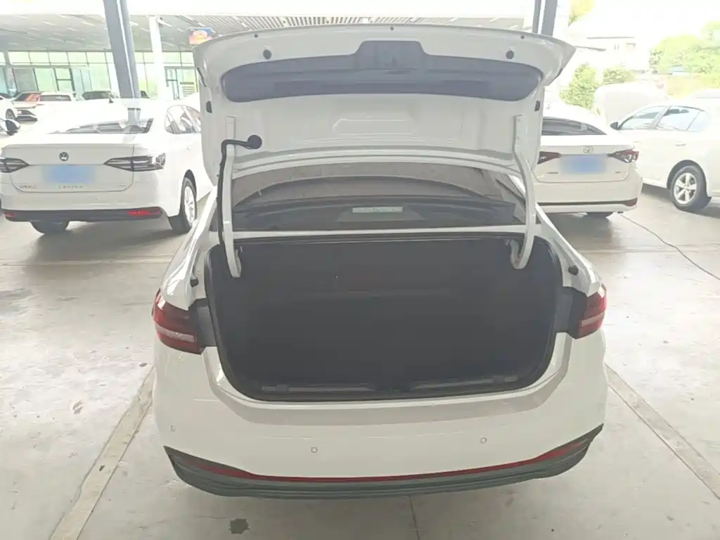 Volkswagen Lavida — миниатюра 19