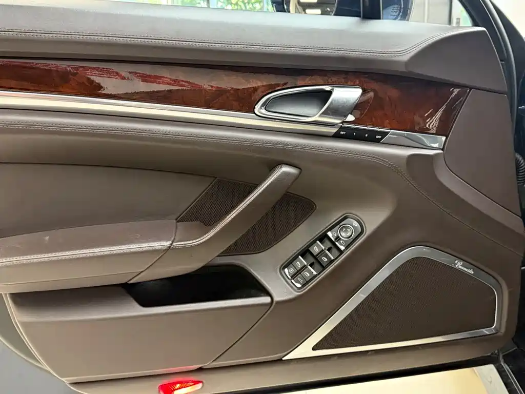 Porsche Panamera 2010 Panamera Turbo 4.8T