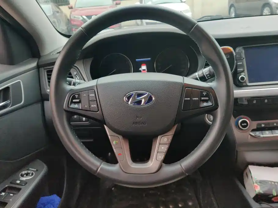 Hyundai Mistra — миниатюра 15