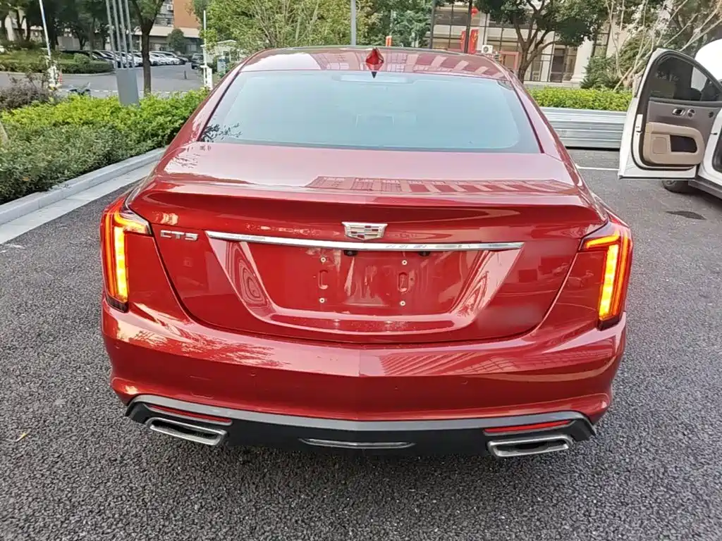 Cadillac CT5 — миниатюра 6