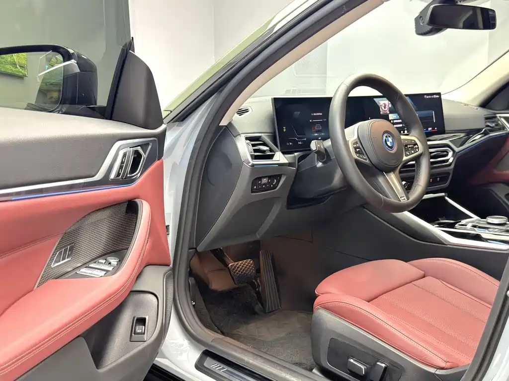 BMW i4 2023 eDrive35
