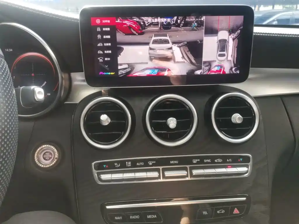 Mercedes-Benz C-Class — миниатюра 13