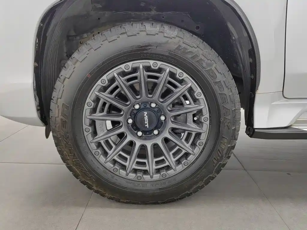 Mitsubishi Pajero Sport (Import) — миниатюра 17