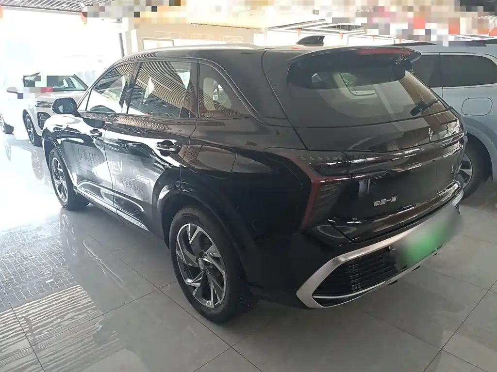RED FLAG HONGQI HS3 PHEV