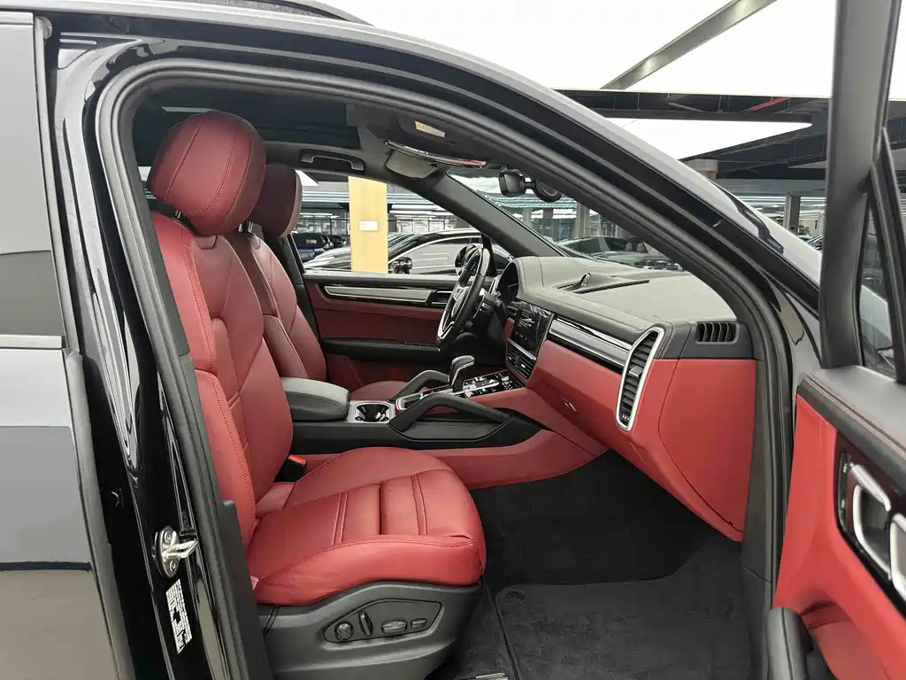 Porsche Cayenne — миниатюра 5