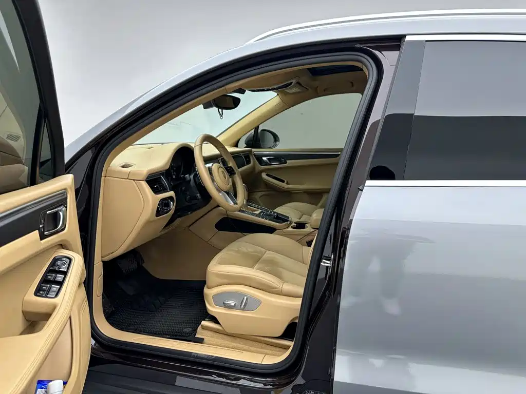 Porsche Macan — миниатюра 9