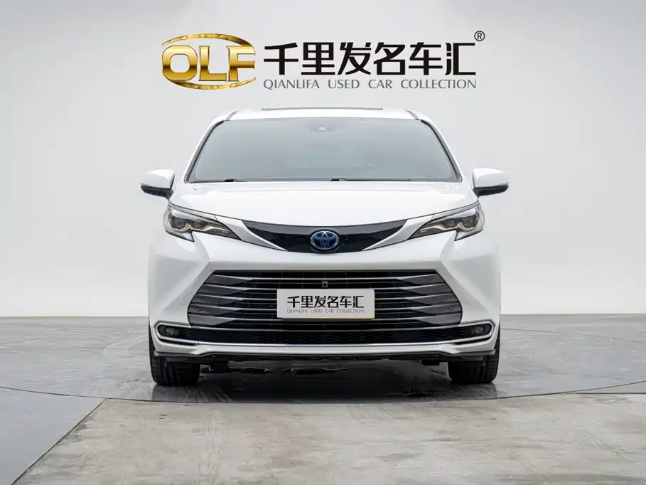 Toyota Sienna — миниатюра 6