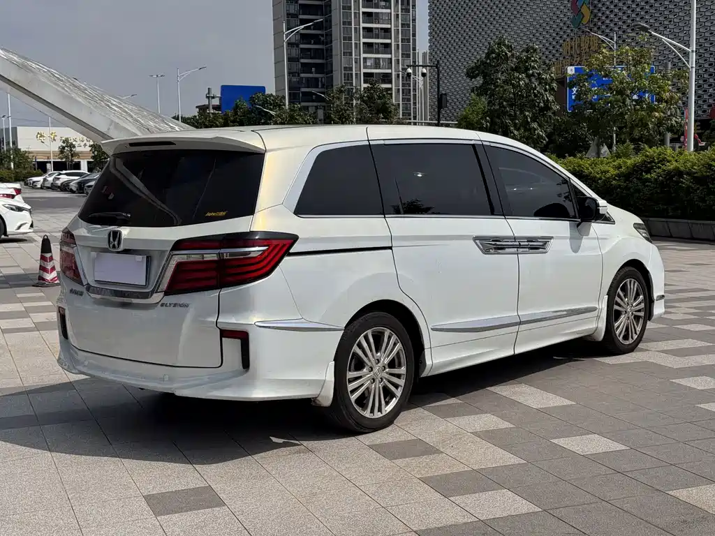 Honda Elysion — миниатюра 4