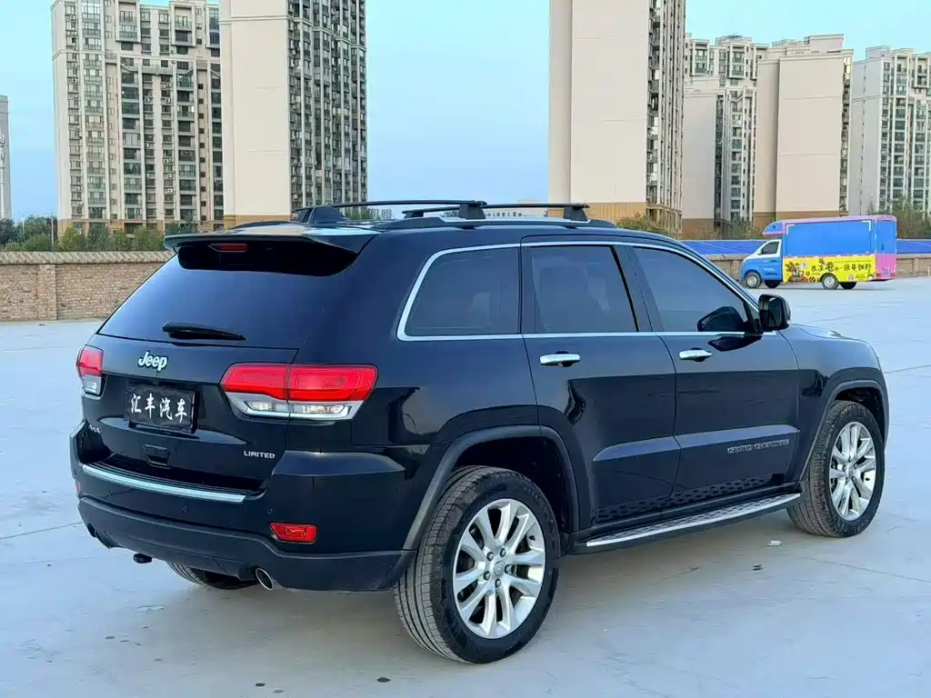 Jeep Grand Cherokee (Import) — миниатюра 9