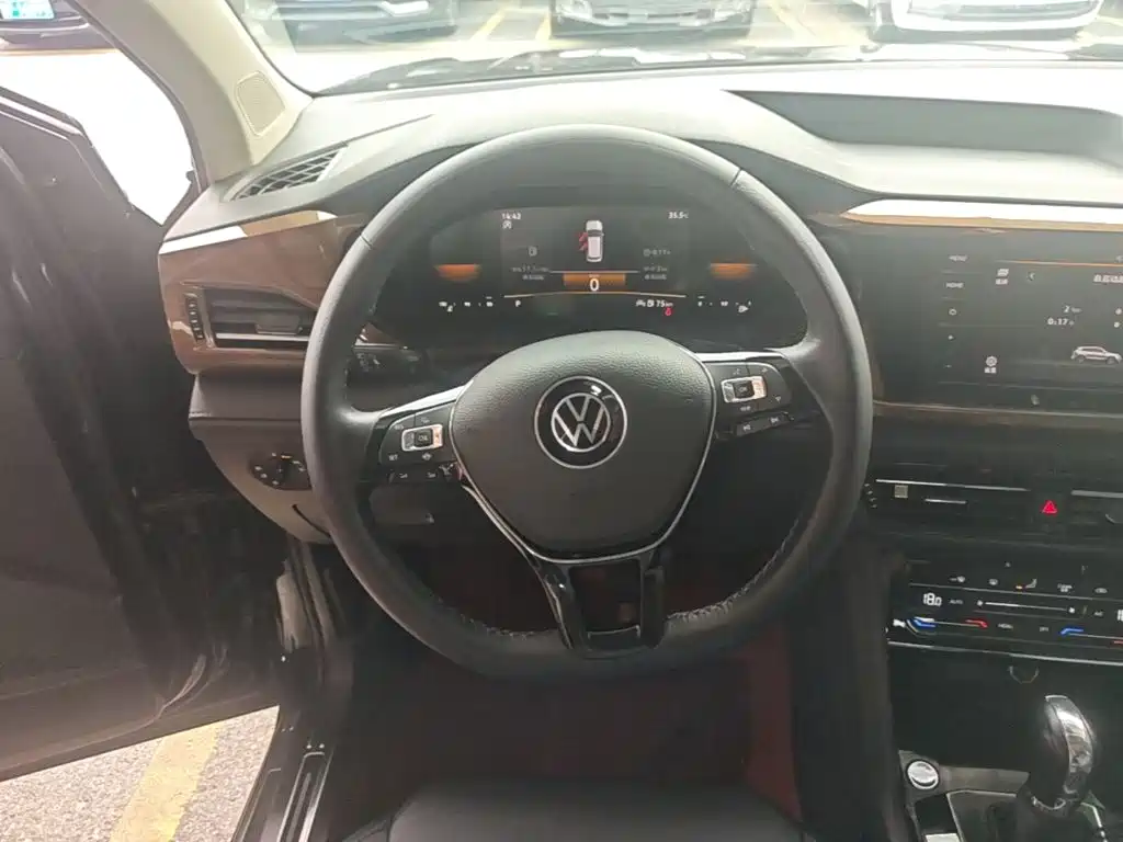 Volkswagen Tharu — миниатюра 11