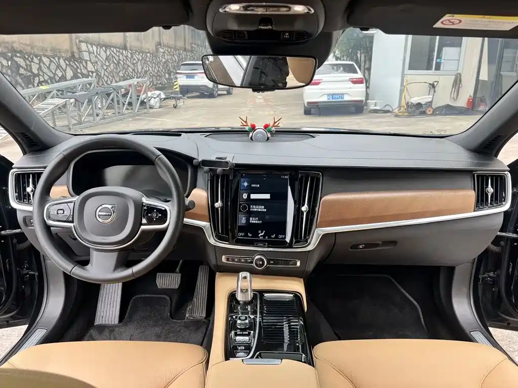 Volvo S90 PHEV — миниатюра 19