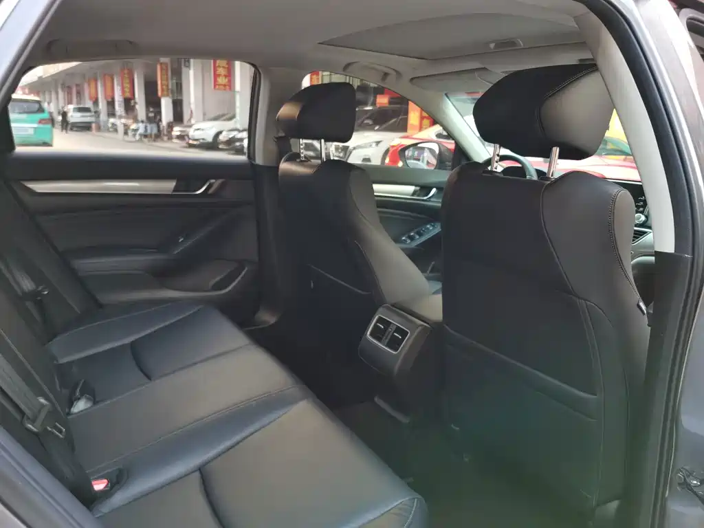Honda Accord — миниатюра 14