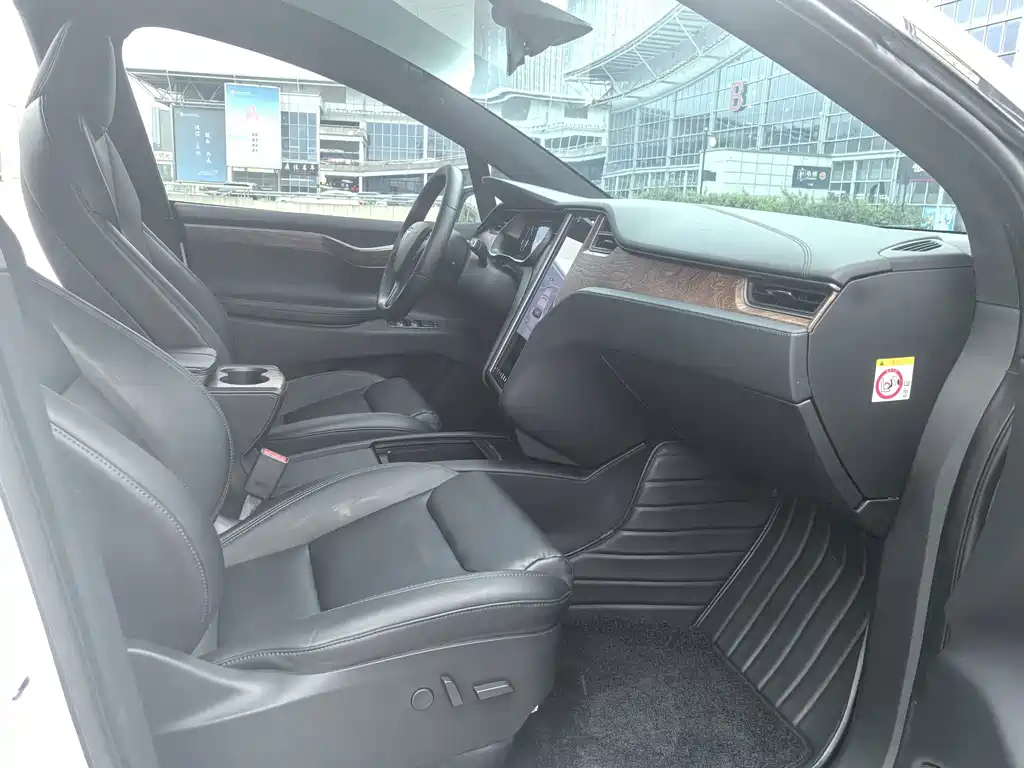 Tesla Model X — миниатюра 12