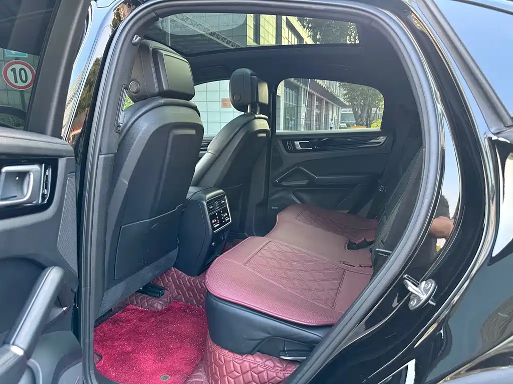 Porsche Cayenne — миниатюра 8