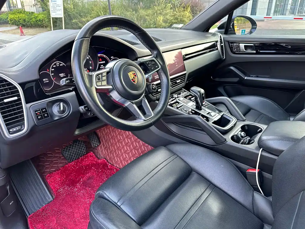 Porsche Cayenne — миниатюра 6