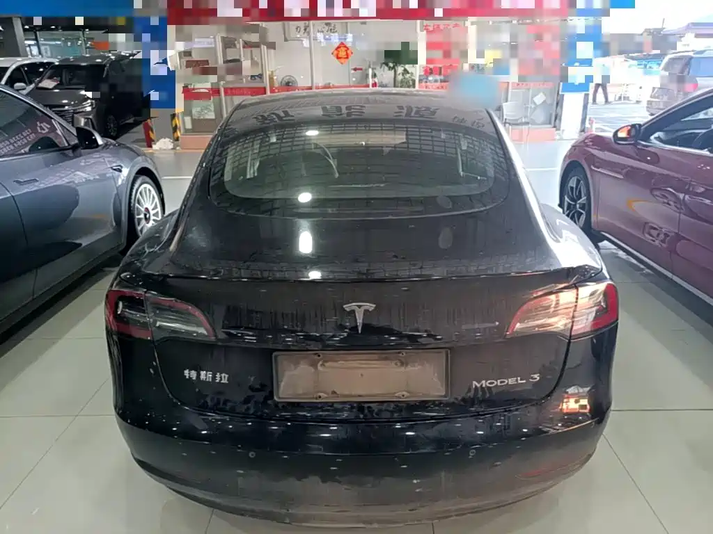 Tesla Model 3 — миниатюра 6