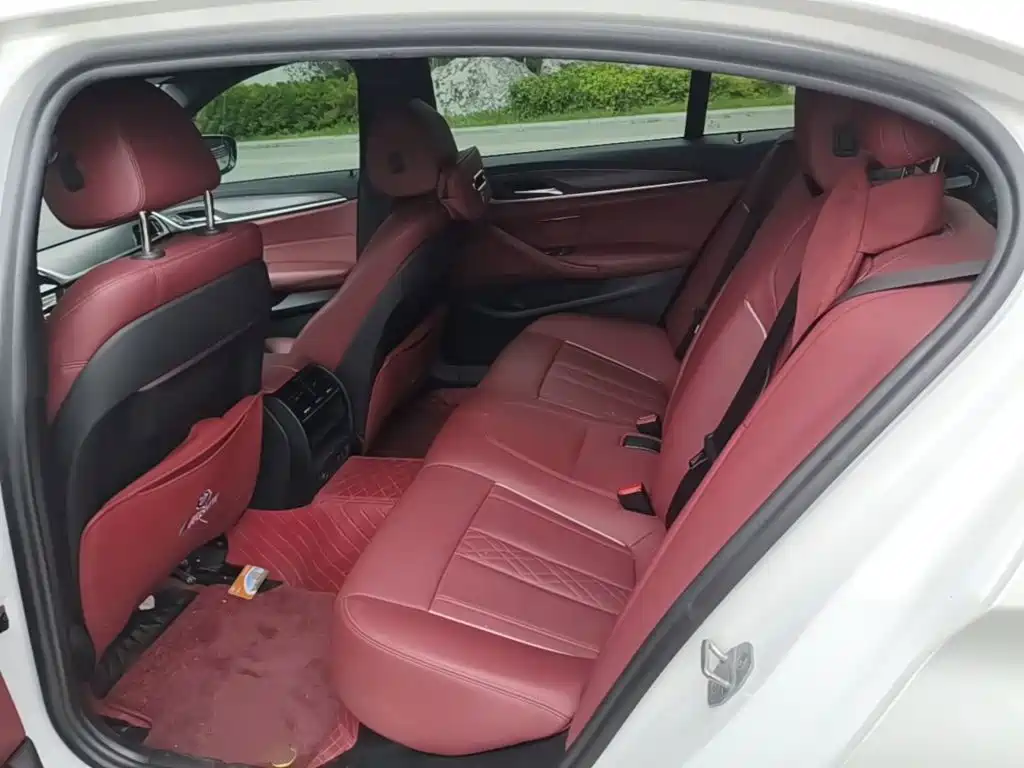 BMW 5 Series — миниатюра 17