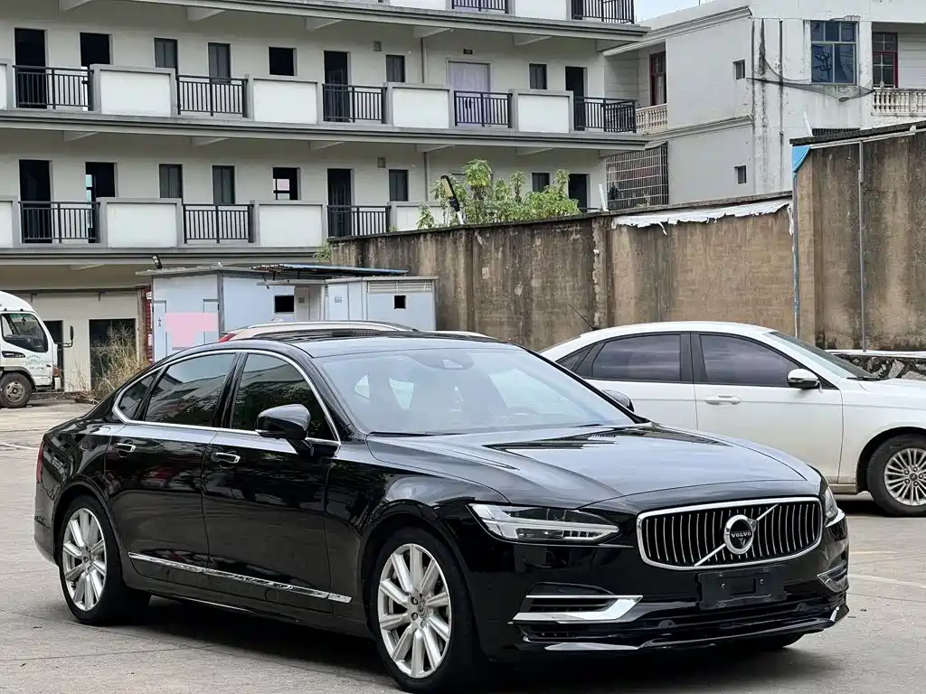 Volvo S90 PHEV — миниатюра 3