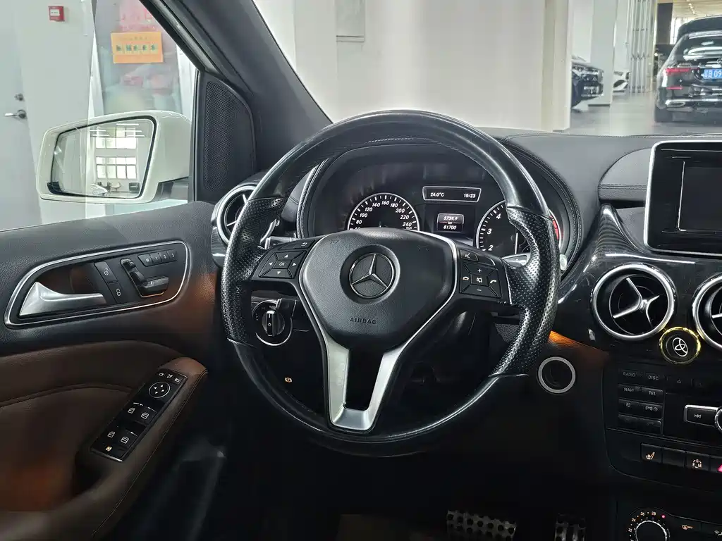 Mercedes-Benz B-Class — миниатюра 6