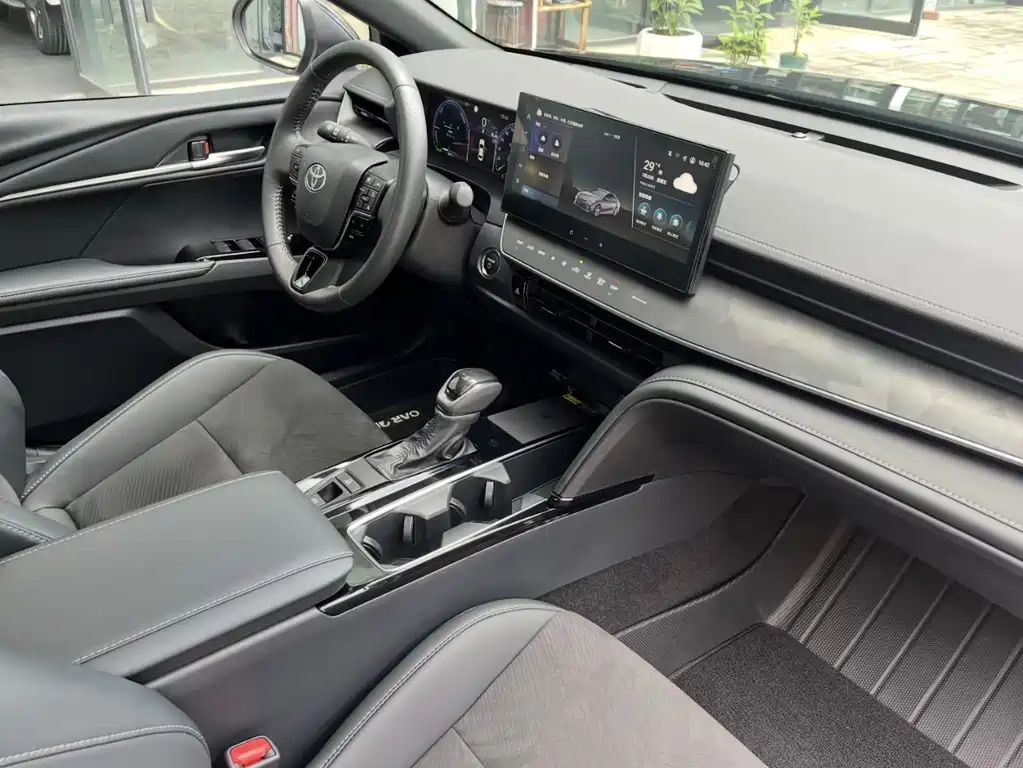 Toyota Camry — миниатюра 6
