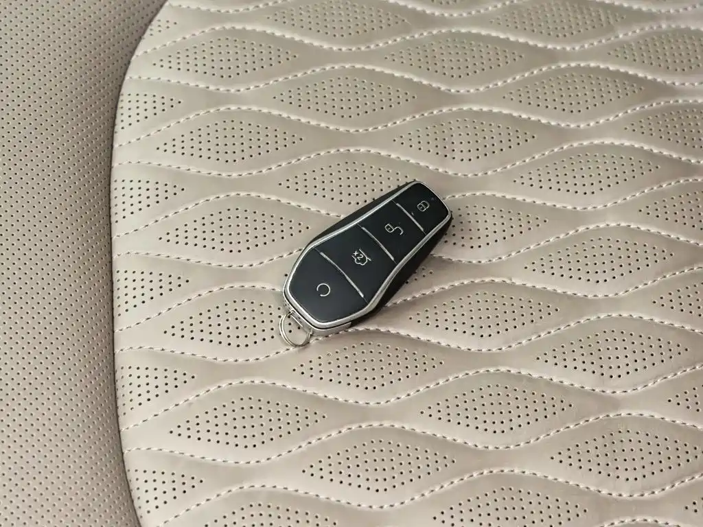 BYD Han — миниатюра 10