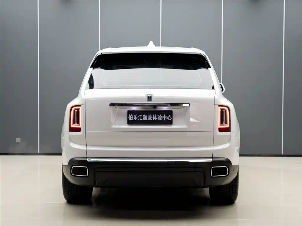 Rolls-Royce Cullinan 2018 мест