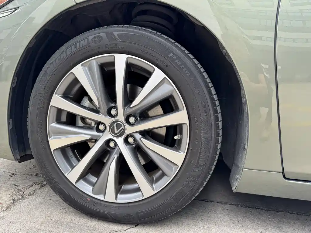 Lexus ES — миниатюра 14