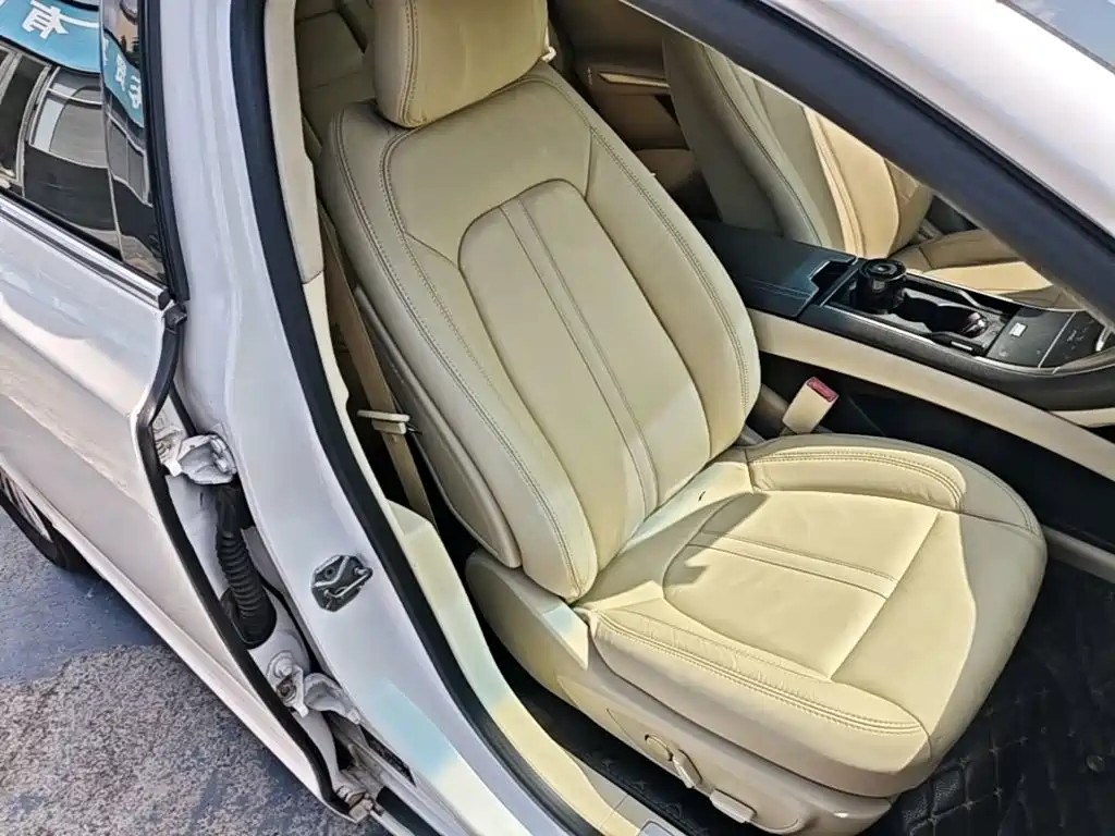 Lincoln MKZ — миниатюра 25