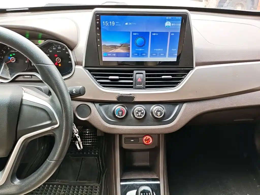 Baojun 310W — миниатюра 13